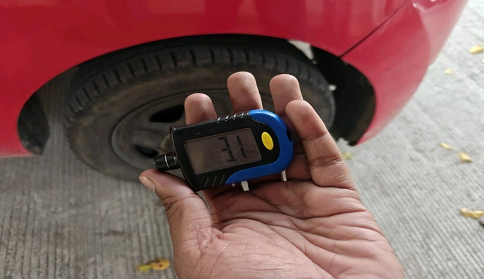 2010 Chevrolet Beat LT PETROL, Petrol, Manual, 84,965 km, tyre