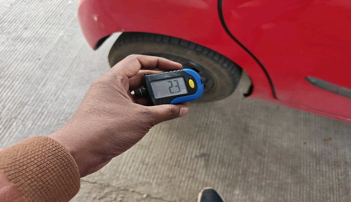 2010 Chevrolet Beat LT PETROL, Petrol, Manual, 84,965 km, tyre