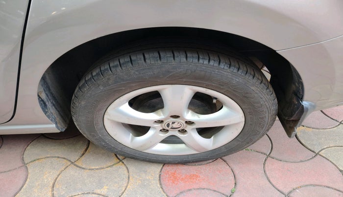 2015 Skoda Rapid AMBITION 1.5 TDI AT, Diesel, Automatic, 89,201 km, tyre