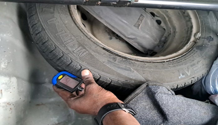 2021 Hyundai AURA S 1.2 CNG, Petrol, Manual, 1,21,054 km, tyre