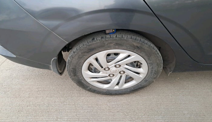 2021 Hyundai AURA S 1.2 CNG, Petrol, Manual, 1,21,054 km, tyre