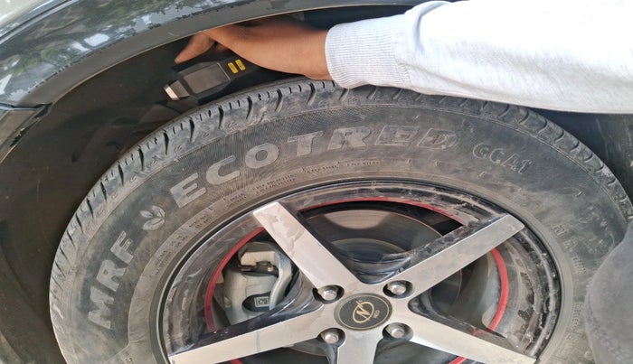 2024 Maruti Swift VXI 1.2L CNG, Petrol, Manual, 17,671 km, tyre