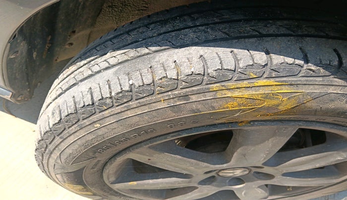 2011 Volkswagen Polo HIGHLINE DIESEL, Diesel, Manual, 1,26,076 km, tyre