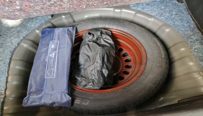 2023 Nissan MAGNITE XV MT, Petrol, Manual, 15,320 km, tyre