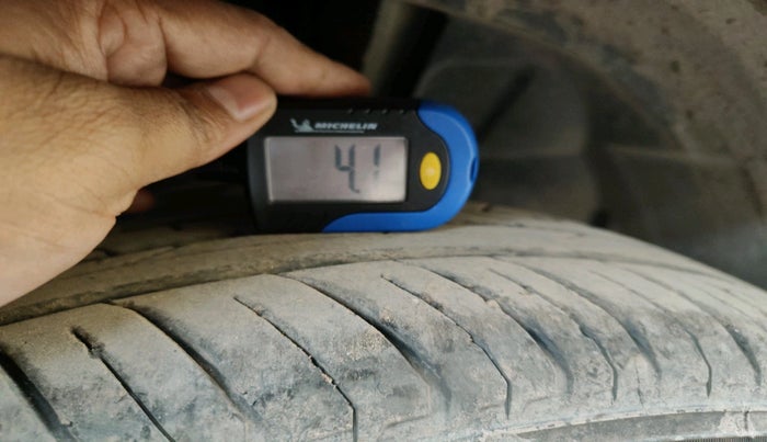 2023 Nissan MAGNITE XV MT, Petrol, Manual, 15,320 km, tyre