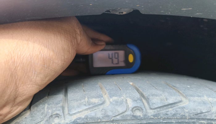 2018 Audi Q3 30 TDI PREMIUM PLUS, Diesel, Automatic, 1,08,289 km, tyre