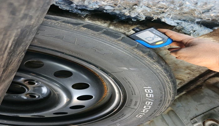 2011 Toyota Etios V, Petrol, Manual, 91,127 km, tyre