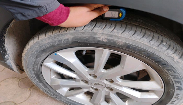 2019 Mahindra XUV300 W8 1.2 PETROL, Petrol, Manual, 40,736 km, tyre