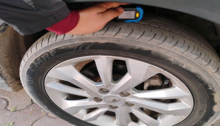 2019 Mahindra XUV300 W8 1.2 PETROL, Petrol, Manual, 40,736 km, tyre