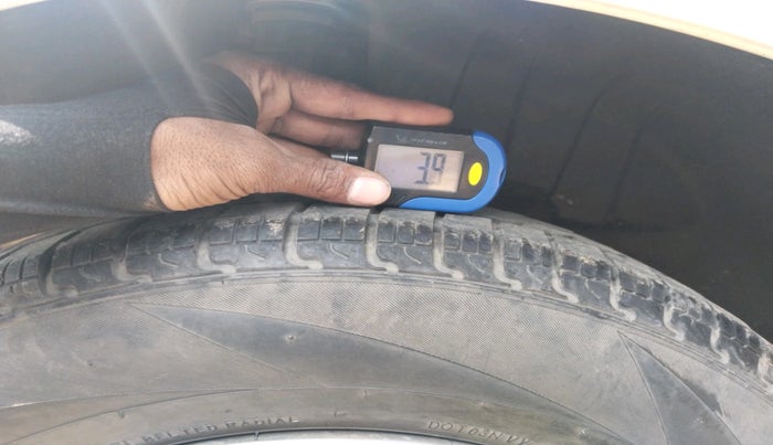 2019 Maruti Swift VDI, Diesel, Manual, 1,32,427 km, tyre