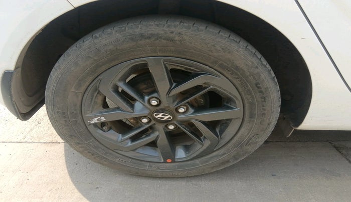 2022 Hyundai GRAND I10 NIOS SPORTZ 1.2 KAPPA VTVT CNG, Petrol, Manual, 76,706 km, tyre