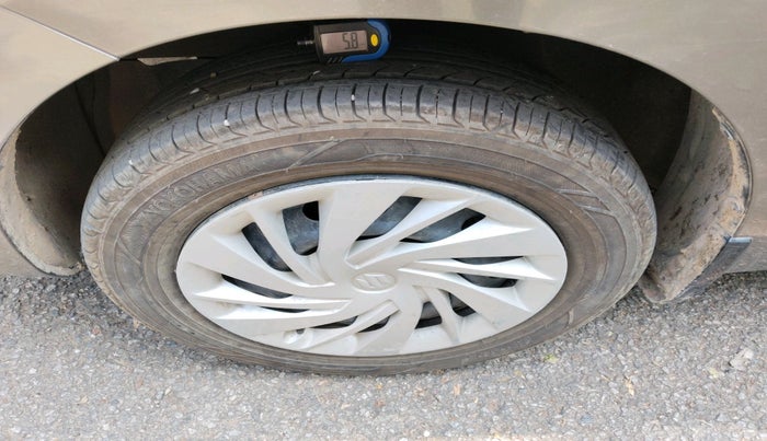 2020 Maruti Ertiga VXI SHVS, Petrol, Manual, 60,556 km, tyre