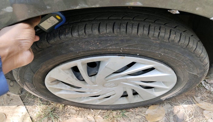 2020 Maruti Ertiga VXI SHVS, Petrol, Manual, 60,556 km, tyre