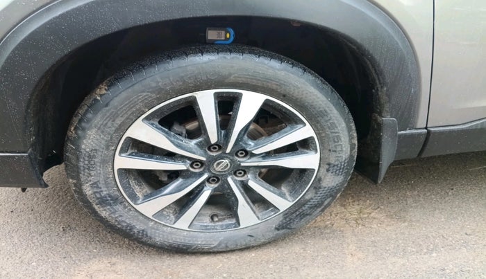 2019 Nissan Kicks XV PREMIUM O DUAL TONE DIESEL, Diesel, Manual, 97,939 km, tyre