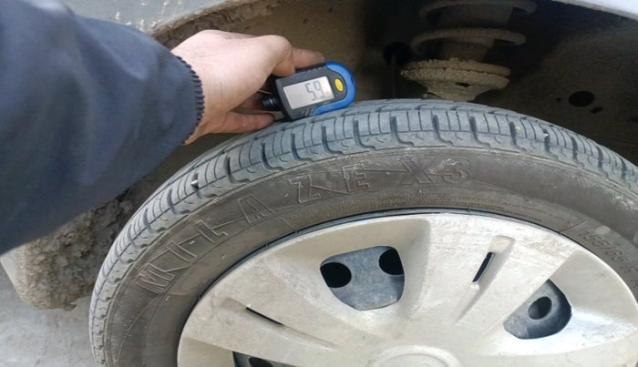 2015 Maruti Wagon R 1.0 VXI, Petrol, Manual, 1,60,325 km, tyre