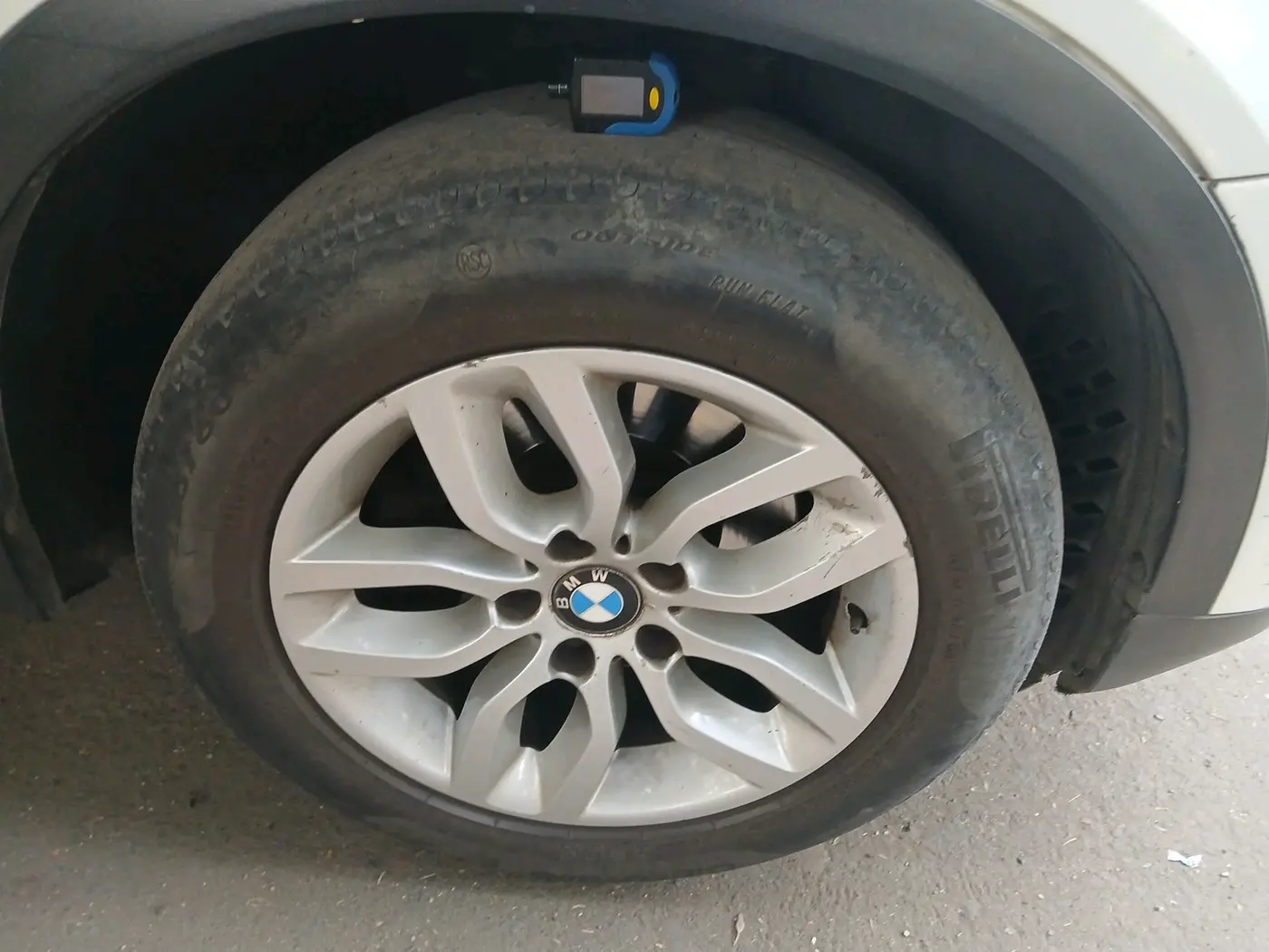 2012 BMW X3 XDRIVE 30 D, Diesel, Automatic, 1,22,332 km, tyre