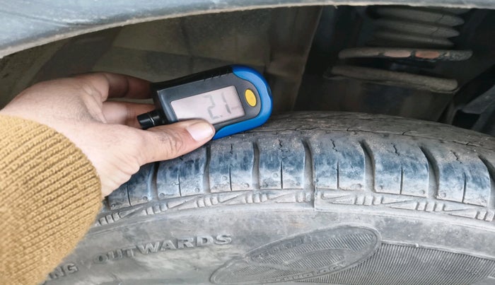 2023 Renault TRIBER RXL MT, Petrol, Manual, 1,11,476 km, tyre