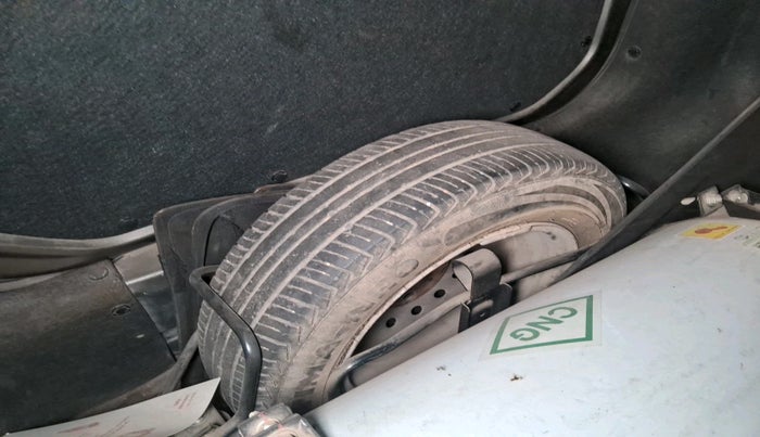 2020 Maruti New Wagon-R LXI CNG 1.0, Petrol, Manual, 25,101 km, tyre