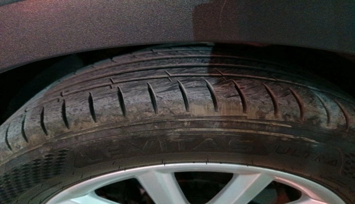 2013 Audi Q3 2.0 TDI QUATTRO, Diesel, Automatic, 1,24,450 km, tyre