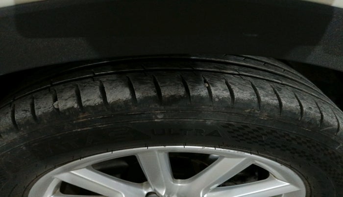 2013 Audi Q3 2.0 TDI QUATTRO, Diesel, Automatic, 1,24,450 km, tyre