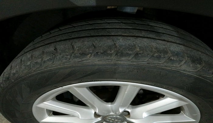 2013 Audi Q3 2.0 TDI QUATTRO, Diesel, Automatic, 1,24,450 km, tyre