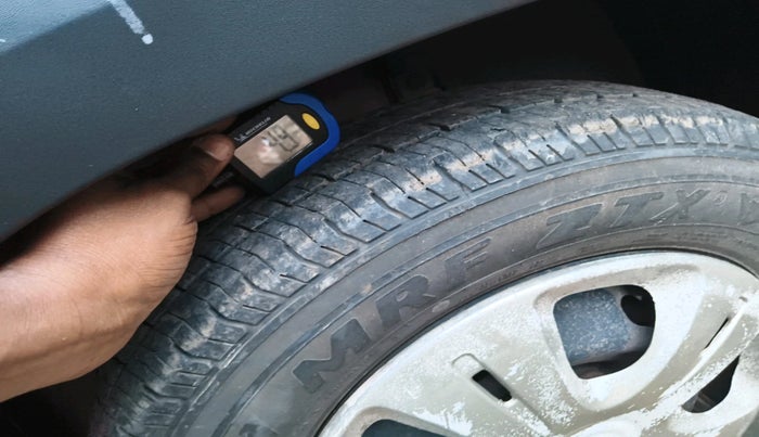 2017 Renault Kwid RXL 1.0 AMT, Petrol, Automatic, 29,258 km, tyre