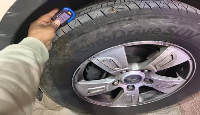 2013 Mahindra XUV500 W8, Diesel, Manual, 85,550 km, tyre