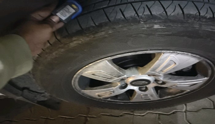 2013 Mahindra XUV500 W8, Diesel, Manual, 85,550 km, tyre