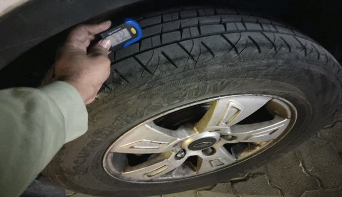 2013 Mahindra XUV500 W8, Diesel, Manual, 85,550 km, tyre