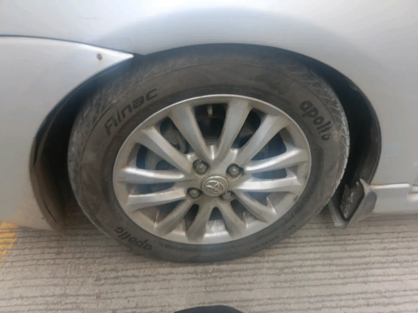 2013 Toyota Etios VX, Petrol, Manual, 94,575 km, tyre