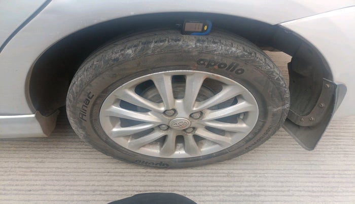 2013 Toyota Etios VX, Petrol, Manual, 94,575 km, tyre