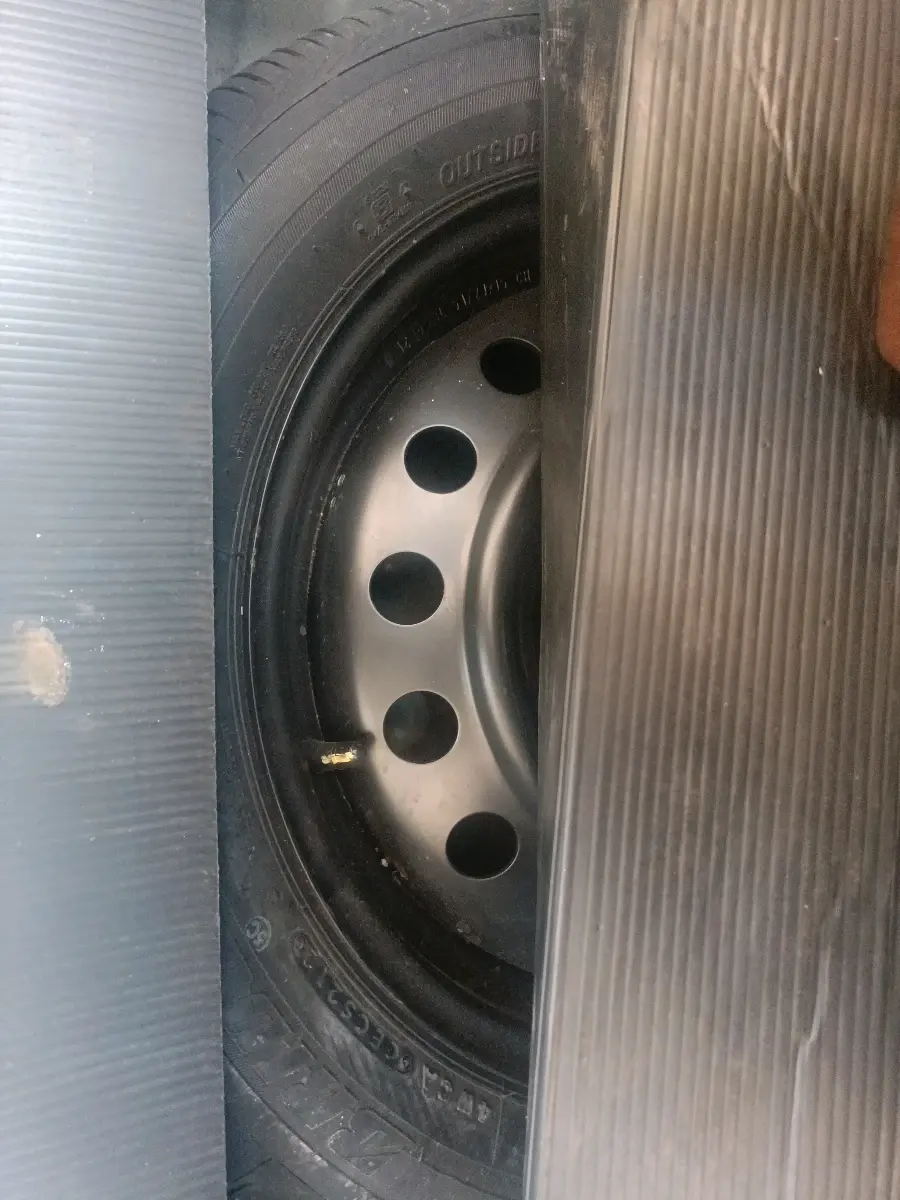 2013 Toyota Etios VX, Petrol, Manual, 94,575 km, tyre
