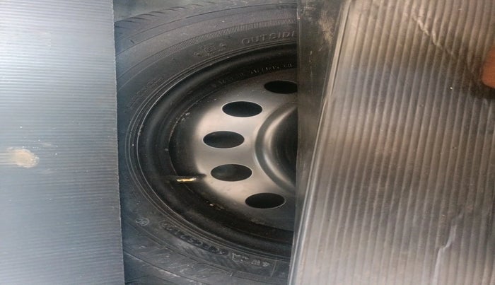 2013 Toyota Etios VX, Petrol, Manual, 94,575 km, tyre