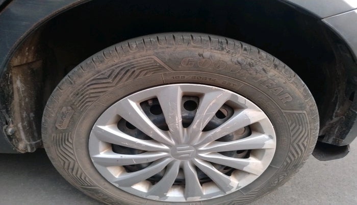 2013 Maruti Swift VXI, Petrol, Manual, 69,617 km, tyre