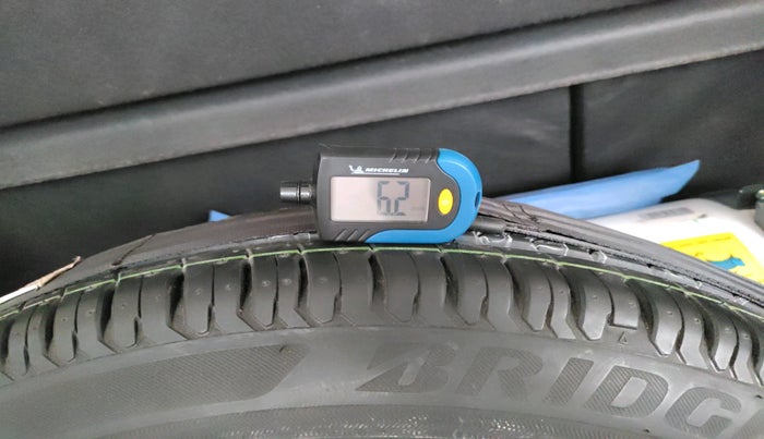 2023 Maruti Swift ZXI CNG, Petrol, Manual, 42,305 km, tyre