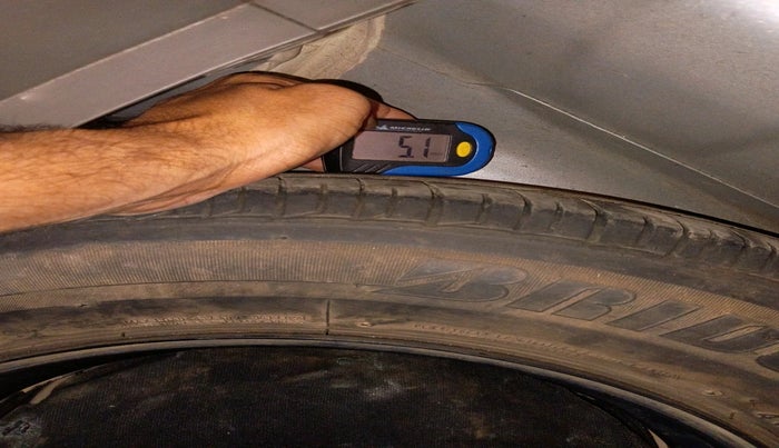 2013 Hyundai i10 SPORTZ 1.2 AT, Petrol, Automatic, 66,249 km, tyre