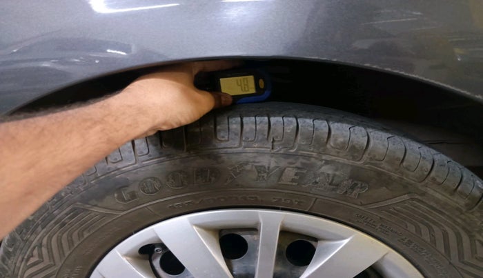 2013 Hyundai i10 SPORTZ 1.2 AT, Petrol, Automatic, 66,249 km, tyre