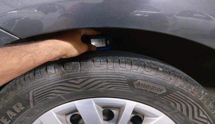 2013 Hyundai i10 SPORTZ 1.2 AT, Petrol, Automatic, 66,249 km, tyre