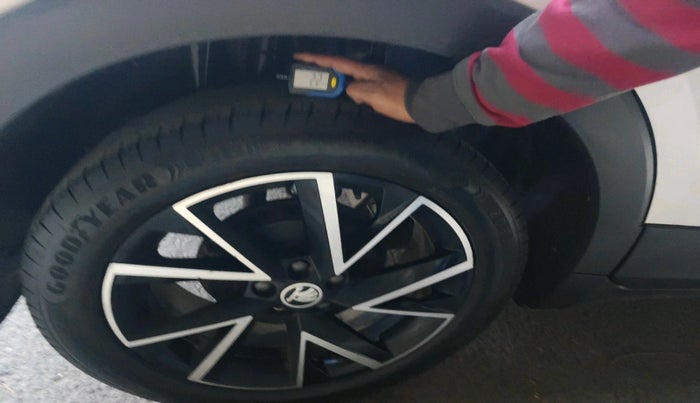 2023 Skoda KUSHAQ MONTE CARLO 1.0L TSI AT, Petrol, Automatic, 77,493 km, tyre