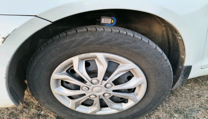 2016 Maruti Swift VXI, Petrol, Manual, 96,077 km, tyre