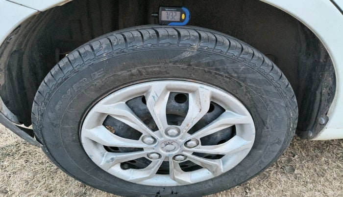 2016 Maruti Swift VXI, Petrol, Manual, 96,077 km, tyre