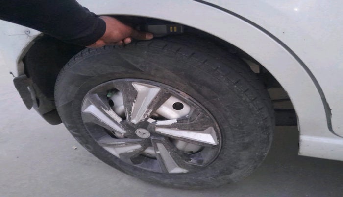 2010 Maruti A Star VXI, Petrol, Manual, 1,51,075 km, tyre