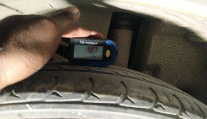 2017 Maruti Ertiga VXI, Petrol, Manual, 56,420 km, tyre