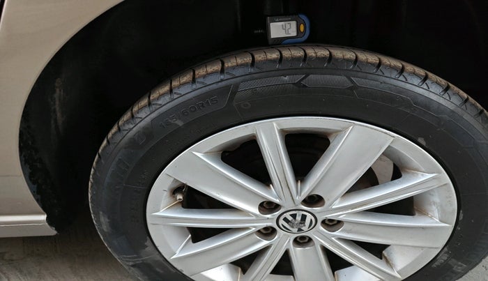 2017 Volkswagen Vento HIGHLINE 1.5 AT, Diesel, Automatic, 1,26,185 km, tyre