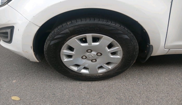 2013 Hyundai i20 MAGNA 1.2, Petrol, Manual, 30,611 km, tyre