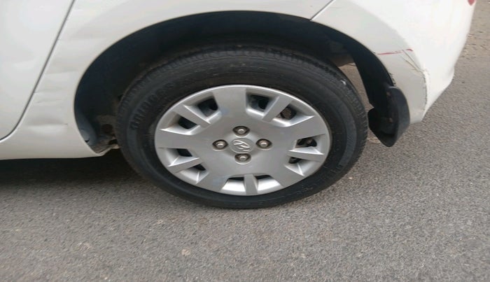 2013 Hyundai i20 MAGNA 1.2, Petrol, Manual, 30,611 km, tyre