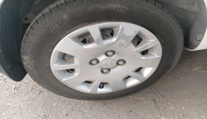 2013 Hyundai i20 MAGNA 1.2, Petrol, Manual, 30,611 km, tyre