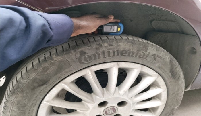 2013 Fiat Linea EMOTION 1.3, Diesel, Manual, 1,57,076 km, tyre