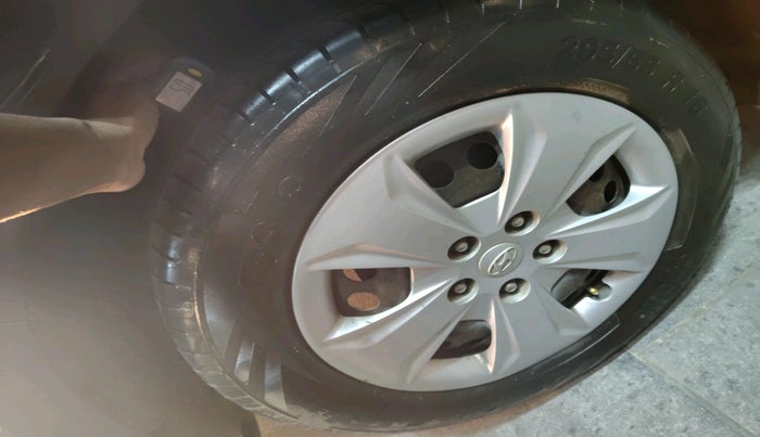 2016 Hyundai Creta E 1.6 PETROL, Petrol, Manual, 92,823 km, tyre