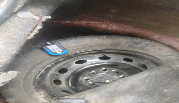 2011 Tata Indigo CS LX TDI, Diesel, Manual, 1,00,000 km, tyre